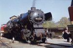 Oktober 1985. 50 2652. Greiz / Neben den bestens gepflegten Museums- und Traditionslokomotiven hatte sich auch eine Heizlokomotive auf die Ausstellung ''verirrt''.