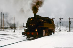 Februar 1987. 86 1001. Aue. . Sachsen / Aufgabe für 86 1001 war an diesem Tag einen Sonderzug, gezogen von 50 3145, zwischen Aue und Cranzahl nachzuschieben.