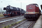24. Oktober 1987. 50 3670. 112 620 [DR]. Sankt Egidien. . Sachsen / Die meisten Personenzüge auf der Strecke St. Egidien - Oelsnitz - Stollberg wurden von Diesellokomotiven gezogen.