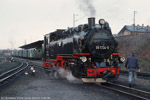 26. Januar 2002. 99 1734. Freital-Hainsberg / 99 1734 wird in Kürze RB 27832 nach Kipsdorf bespannen.