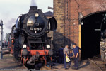 23. August 2002. 52 8079. Chemnitz / Fahrzeugausstellung zum 12. Heizhausfest im Sächsischen Eisenbahnmuseum Chemnitz-Hilbersdorf.