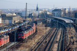 2003. 232 495. Zwickau / 232 495 und eine zweite Maschine gleicher Baureihe kommen mit einem Güterzug aus Richtung Chemnitz, der nicht viel länger als die beiden Lokomotiven ist.