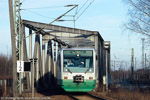 2003. VT 41 [VBG]. zwickau / Die Züge der Vogtlandbahn nach Kraslice beginnen in der Zwickauer Innenstadt und benutzen dafür eine gemeinsame Trasse mit der Straßenbahn. Für diesen Zweck ist VT 41 mit Blinker, Warnglocke und Rücklichtern, d.h. mit Straßenbahn tauglicher Ausrüstung versehen.