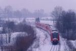 6. März 2005. 612 101-6. Gera. Thieschitz. Thüringen / Die RE-Linie  Zwickau/Chemnitz - Göttingen wird ausschließlich mit Fahrzeugen der Baureihe 612 bedient. Dieser Zug mit 612 101 an der Spitze überquert bei seiner Fahrt nach Göttingen gerade die Milbitzer Straße in Gera.