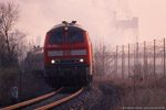 14. April 2005. 218 310. Grana. Salsitz. Sachsen-Anhalt / Dieses Bild zeigt den Blick vom Posten 48 in Salsitz in Richtung Zeitz. Im Hintergrund ist die Zuckerfabrik Zeitz zu sehen und ein für die Gegend typisches Hopfenfeld.