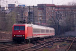 16. April 2005. 145 060. Chemnitz. Zentrum. Sachsen / Das Bild des Intercity mit 145 060 entstand am Nachmittag des 16. April in Chemnitz. Es zeigt den Blick vom Bahnsteig ￼ zum Bahnhofsvorfeld in Richtung Zwickau.