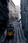 Mai 2005. carris 733. Lissabon. Mártires. Lissabon / Die selbe Stelle wie im vorhergehenden Bild, nur aus der entgegengesetzten Perspektive.