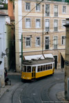 Mai 2005. carris 732. Lissabon. São Miguel. Lissabon / Wenige Meter entfernt vom vorherigen Standort bietet sich dieser Blick auf die Travessa de Sao Tome.