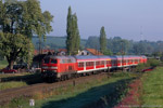 13. Mai 2005. 218 311. Caaschwitz. . Thüringen / Lärmschutz muss nicht hässlich sein: der Erdwall von aus dem die Aufnahme entstand, schützt die Einwohner von Caaschwitz vor dem Lärm der durchfahrenden Züge.