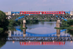 16. Mai 2005. 628 612. Bernburg (Saale). . Sachsen-Anhalt / 628 612 war an diesem Tag im Pendelverkehr zwischen Bernburg und Calbe im Einsatz. Hier passiert er gerade die Saalebrücke in Bernburg kurz nach Beginn der Fahrt nach Calbe.