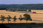 17. Juli 2005. Baureihe 120. Uhlstädt-Kirchhasel. . Thüringen / Im Jahr 2005 gab es nicht viele lokbespannte Fernverkehrszüge im Saaletal. Einer der wenigen war der Wochenendverstärker IC 2611 von Leipzig nach Karlsruhe.