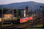 18. Juli 2005. 189 074. Saalfeld/Saale. Köditz. Thüringen / Frühmorgens im Bahnhof Saalfeld. Drei Lokomotiven der Baureihe 189 warten auf neue Aufgaben.