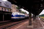 25. August 2005. Infraleuna 205. Apolda. . Thüringen / Infraleuna 205 durchfährt mit einem Kesselwagenzug vom Tanklager Weißensee nach Großkorbetha den Bahnhof Apolda.