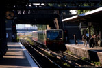 23. September 2005. Baureihe 481. Berlin. Friedrichshain-Kreuzberg. Berlin / Bahnhof Ostkreuz. Einfahrender Zug aus Richtung Warschauer Straße.