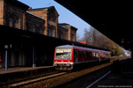 12. November 2005. 628 611. Bernburg (Saale). . Sachsen-Anhalt / Regionalexpress nach Dessau am Hausbahnsteig des Bahnhofs Bernburg.