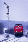 23. November 2005. 204 607. Bad Lobenstein. Unterlemnitz. Thüringen / 204 607 hat mit einem schweren Holzzug aus Saalfeld das Einfahrtsignal des Bahnhofs Unterlemnitz erreicht.