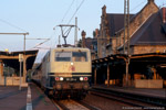 17. September 2006. 181 211. Apolda. . Thüringen / Am 17.9.2006 bespannte die ozeanblau/beige 181 211 den IC 1954 von Leipzig nach Mainz. Hier ist der Zug bei der Abfahrt im Bahnhof Apolda zu sehen.