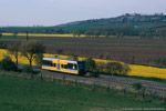 22. April 2007. 672 904. Laucha an der Unstrut. Golzen. Sachsen-Anhalt / 672 904 rollt aus Laucha kommend dem Haltepunkt Balgstädt entgegen.