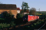 1. Mai 2007. 185 174. Naumburg (Saale). Bad Kösen. Sachsen-Anhalt / 185 174 schleppt den leeren ''Zwiebelzug'' der MEG inklusive der eigentlichen Zugloks. Das Gleis im Vordergrund ist wegen der Bauarbeiten am Abzweig Saaleck gesperrt.