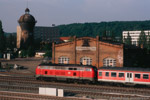 6. Mai 2007. 218 192. Gera / Thüringen. Gera. Thüringen / 218 192 mit dem Vierländerexpress nach München passiert die Überreste des ehemaligen Bahnbetriebswerks Gera.