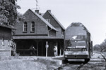 20. Mai 2007. 670 006. Wörlitz. . Sachsen-Anhalt / Abfahrbereiter Personenzug nach Dessau im Bahnhof Wörlitz.