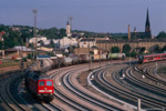 21. Mai 2007. 232 240. Gera / Thüringen. Gera. Thüringen / Ein Kesselwagenzug, gezogen von 232 240, setzt sich am Abend des 21. Mai 2007 im Bahnhof Gera in Richtung Leipzig in Bewegung.