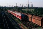 Mai 2007. Wengelsdorf. Am Bahnhof. Sachsen-Anhalt / Eine Regionalbahn der Linie Halle - Eisenach bei der Einfahrt in den Bahnhof Großkorbetha. In der Gegenrichtung ist ein Ganzzug mit Rohbraunkohle aus dem Profener Revier unterwegs zum Kraftwerk Schkeuditz.