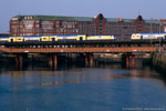 August 2007. ME 146 09. Hamburg. Hamburg-Mitte. Hamburg / Begegnung zweier Metronomzüge auf der Oberhafenbrücke.