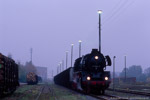 12. Oktober 2007. 41 1144. Bad Salzungen. . Thüringen / Dampf trifft Kies. 41 1144 ist am frühen Morgen des 12. Oktober 2007 mit WEG 30 aus Eisenach im Bad Salzungen eingetroffen.