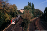 15. Oktober 2007. Hamburger Hochbahn DT3 856. Hamburg. Hamburg-Nord. Hamburg / Blick von der Wallstraße in Richtung Osten. Hier treffen die Ringbahn der Hamburger Hochbahn, die S-Bahn nach Poppenbüttel und die Eisenbahnstrecke nach Lübeck aufeinander.