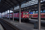 5. August 2014. 114 032. Halle (Saale). Stadtbezirk Ost. Sachsen-Anhalt / Am Bahnsteig 8 des Hallenser Hauptbahnhofs steht 114 032 abfahrbereit mit RE 17634 nach Magdeburg.