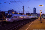 4. Januar 2015. 411 067. Hamburg. Altona. Hamburg / ICE 1517 nach München steht abfahrbereit am Bahnsteig 9 in Altona. Planmäßige Abfahrt ist 16:52 Uhr.