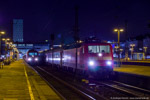 4. Januar 2015. 120 146. 120 131. Hamburg. Altona. Hamburg / Links, auf Gleis 11, ist 120 146 mit CNL 487 nach München Ost zu sehen (Abfahrt 21:11 Uhr). Rechts daneben, auf Gleis 10, steht 120 131 mit AZ 1499 nach Lörrach (Abfahrt 21:26 Uhr).