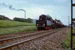  Sankt Egidien. . Sachsen / Das ist nun der endgültig letzte dampfbespannte planmäßige Regelspurzug in Sachsen: Gag 59360 rollt talwärts in Richtung Glauchau.