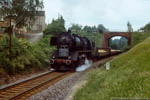 12. Juni 1988. 50 3670. Wechselburg. . Sachsen / 50 3670 mit Gag 56353 fährt in den Bahnhof Wechselburg ein.