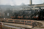 12. Juni 1988. 86 333. 86 607. 86 1501. 58 261. Glauchau. . Sachsen / Neben dem Dampflokabschied wurde am 11./12. Juni 1988 auch das 60jährige Jubiläum der Baureihe 86 gefeiert. Dafür waren insgesamt 4 Maschinen dieser Baureihe anwesend von denen drei hier zu sehen sind. 86 049 fehlt auf diesem Gruppenfoto.