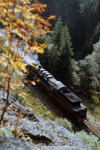 2. Oktober 1988. 50 849. Eibenstock. . Sachsen / Am 2. Oktober 1988 brachte eine Sonderfahrt die beiden Lokomotiven 86 607 und 50 849 ins westliche Erzgebirge. Der Sonderzug mit den beiden Lokomotiven pendelte an diesem Tag mehrfach zwischen Morgenröthe-Rautenkranz und Schönheide-Süd.