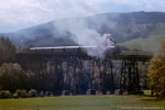 7. Oktober 1988. 86 333. Raschau-Markersbach. Markersbach. Sachsen / Die kleine 86er hatte den aus 6 Eilzugwagen bestehenden Zug ganz allein auf der steigungsreichen BSg-Linie befördert.