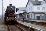 Der Bahnhof Zwönitz besaß ein ansehnliches Empfangsgebäude, war er doch einmal Kreuzungspunkt der Strecken Karl-Marx-Stadt - Aue und Stollberg - Scheibenberg gewesen.