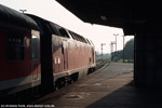 219 084 mit RE 16215 von Leipzig nach Gera im Bahnhof Zeitz.